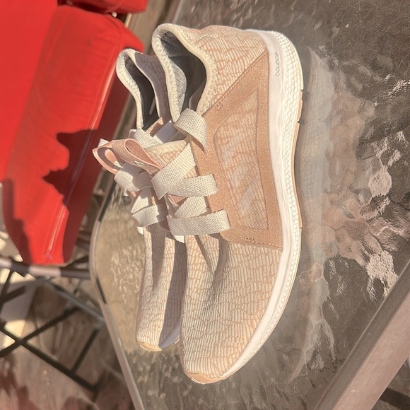 Adidas- Bounce Edge Lux RUNNING SHOES Size9 Medium DUSTY PINK/CREAM w/White Sole - Picture 11 of 11